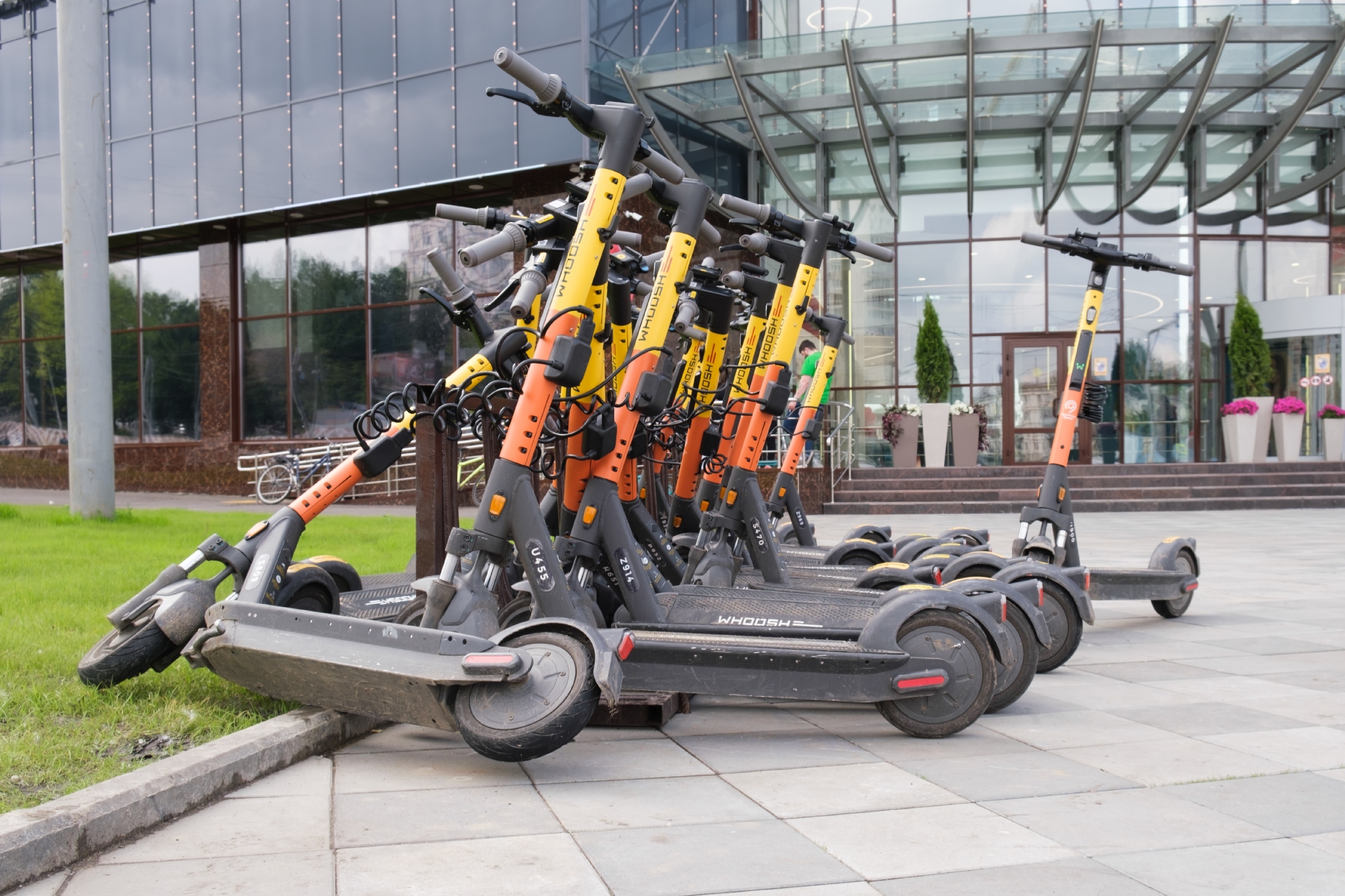 Электросамокат еркіндігі аяқталды: Енді әр көлік есепте, әр әрекет бақылауда