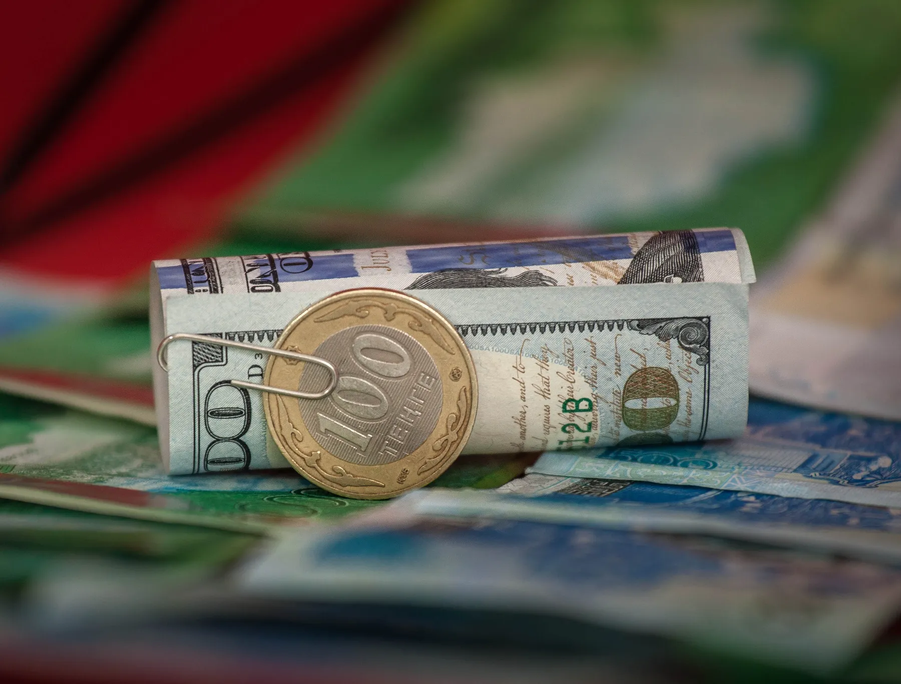 Сарапшы: Доллар бағамы 400 теңге болмайды