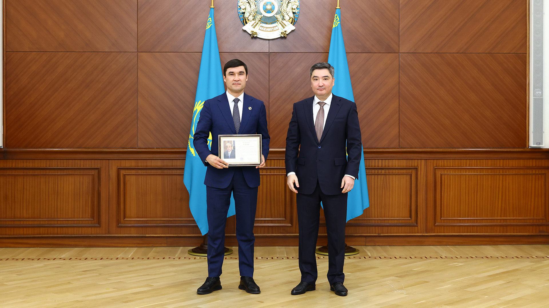 Олжас Бектенов Сурдлимпиада ойындарының жүлдегерлері мен жаттықтырушыларына мемлекеттік наградалар табыс етті