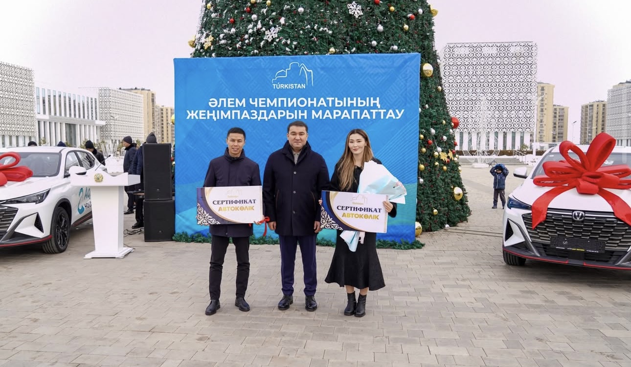 Сәкен Бибосыновқа көлік сыйланды