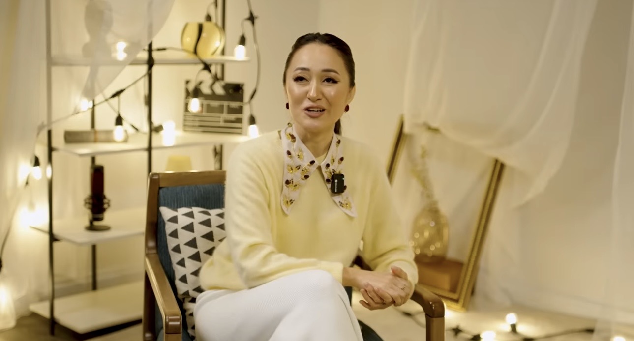 ”Әр нәрсеге ренжи берсе, сахнаға дайын емес деген сөз”: Бақыт Тұрман Мөлдір Мұқан туралы айтты