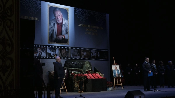 Алматыда Асанәлі Әшімовті соңғы сапарға шығарып салу рәсімі өтті