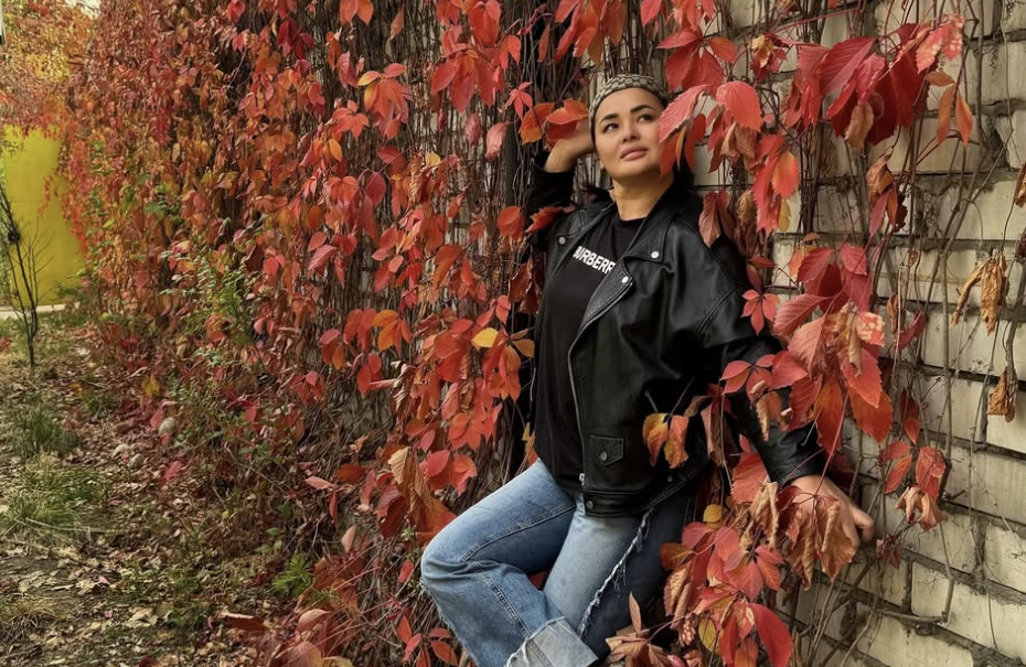 "Қуанғанда шын қуана алмайтын адамдар болады": Мөлдір Мұқан өзі мен киносын сынаған халық туралы