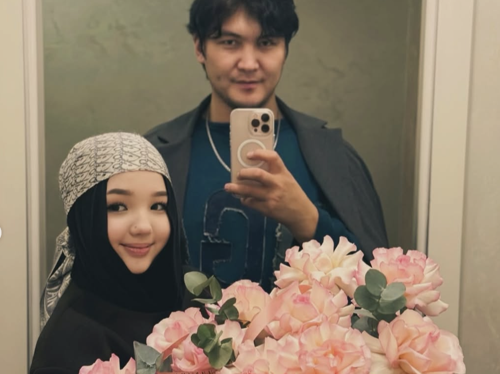 "Оранған, қызымен жасты": Әнші Жігер Аупбаев өзінен 15 жас кіші қызға ғашық болып қалған