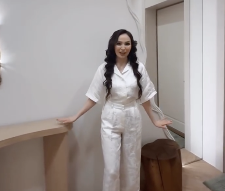 "Не деген астамшылдық": Жұлдыз Әбдікәрімова су жаңа пәтерін көрсетті