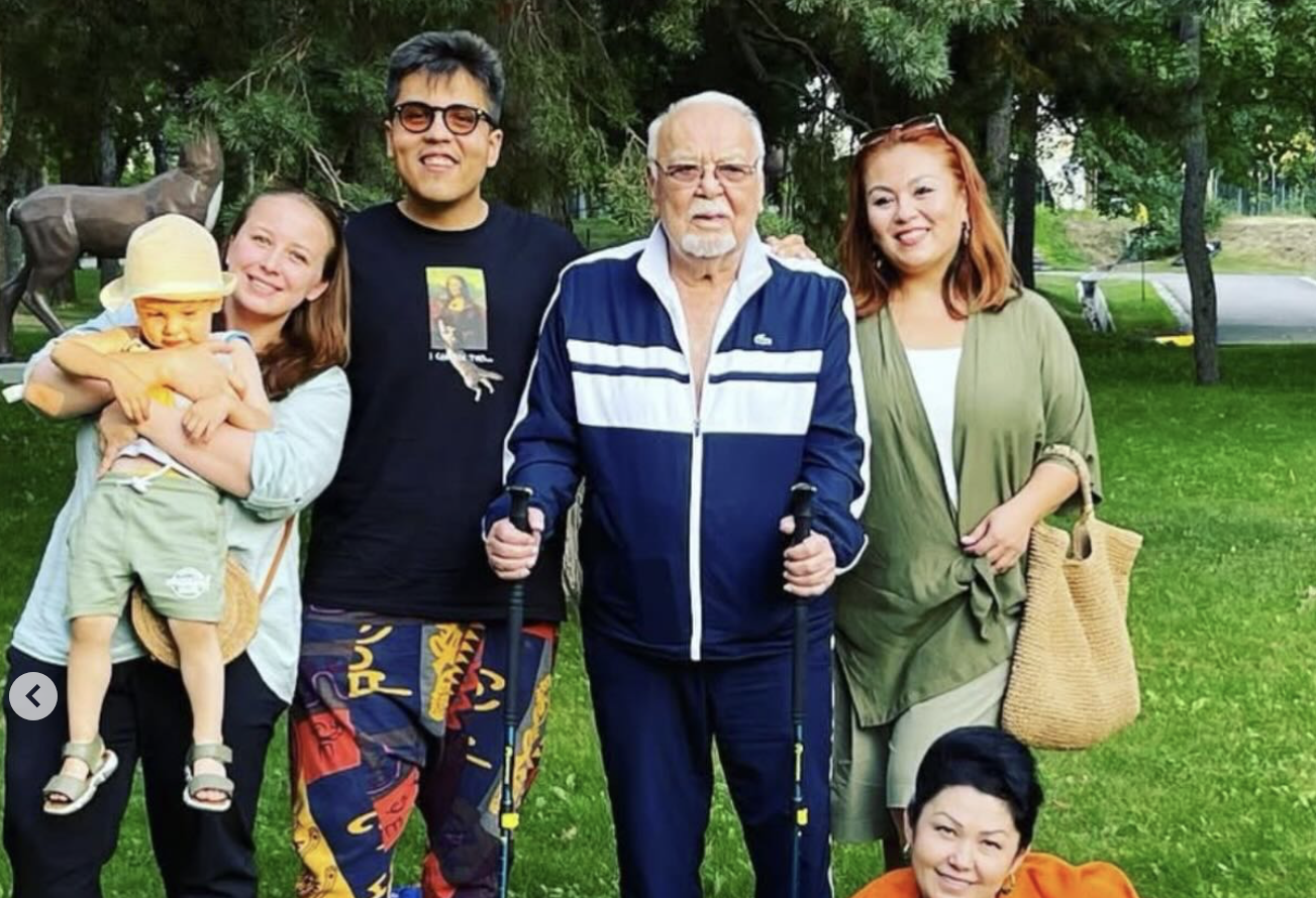 "Тағдырымен, мұң-қасыретімен қабылдаған адам": Әлия Құдайберген Асанәлі Әшімовтың екінші әйелі туралы