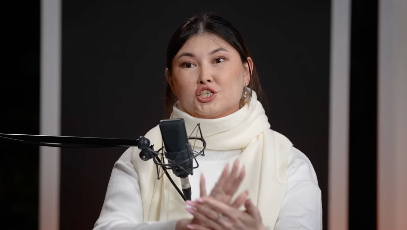 Тұтас қоғамға, ұлтқа тіл тигізу ойыншыққа айналып барады: Ерекше балалардың аналарын қорлаған блогер өкінеді ме?