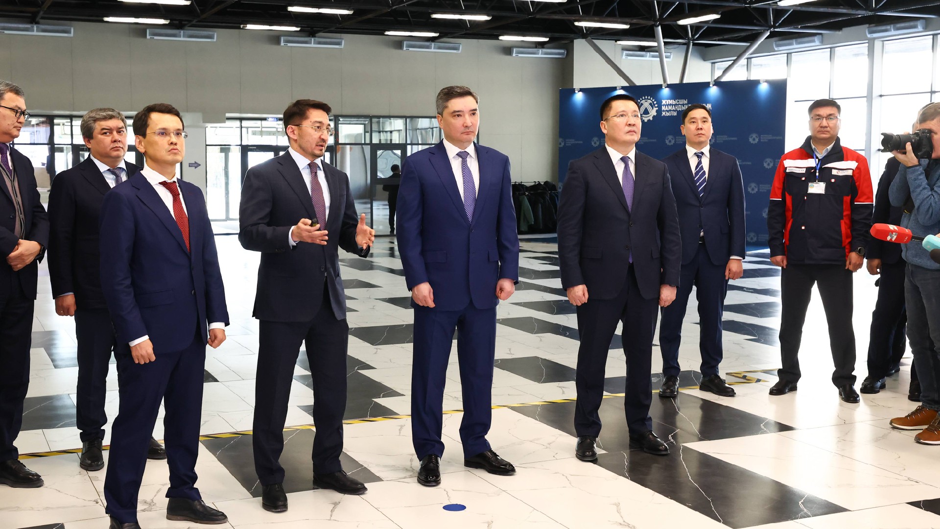 Олжас Бектенов Екібастұздағы «Деректерді өңдеу орталығы алқабы» жобасын жүзеге асыру жөніндегі Президент тапсырмасының орындалу барысын тексерді