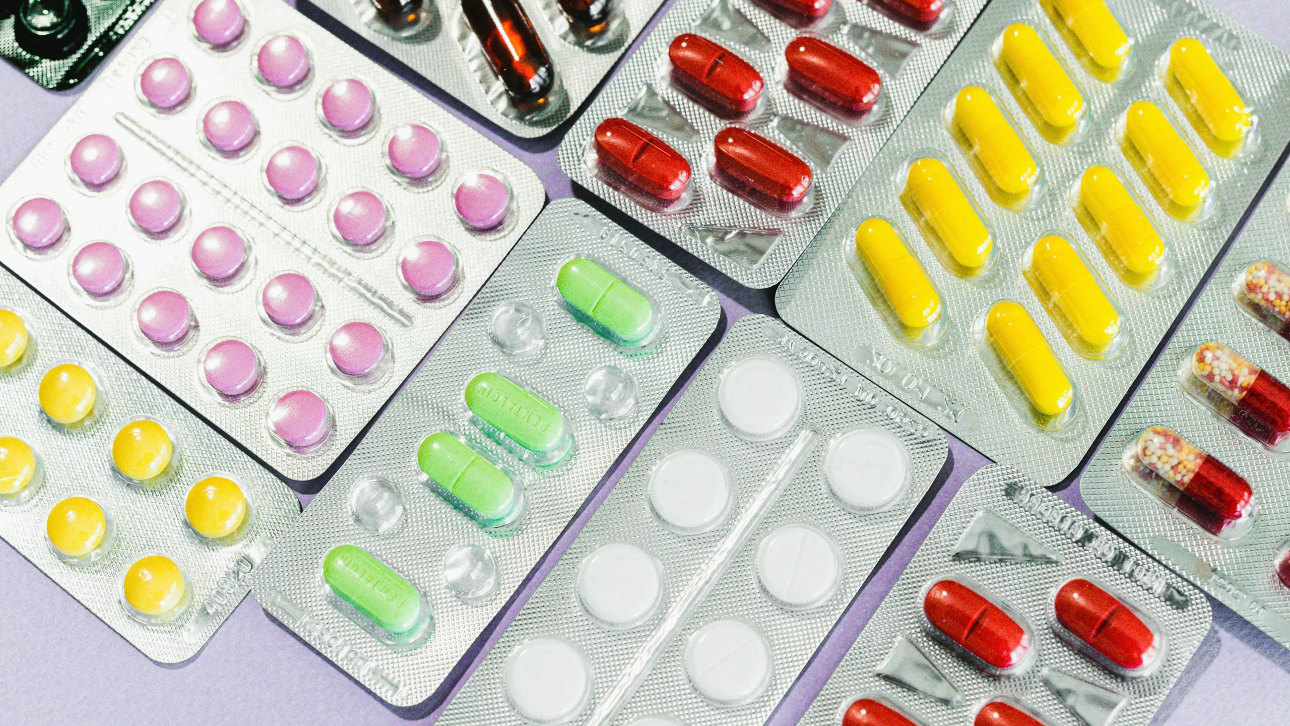 ҚҚС-тан босатылған медициналық қызметтер мен дәрі-дәрмектердің тізбесі бекітілді