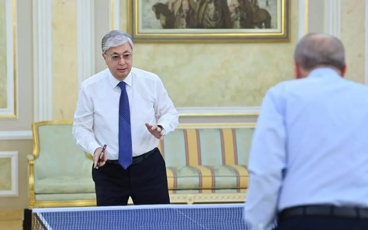 ”Йогамен шұғылданып, үстел теннисін ойнаймын”: Тоқаев денсаулығына қатысты сұрақтарға жауап берді