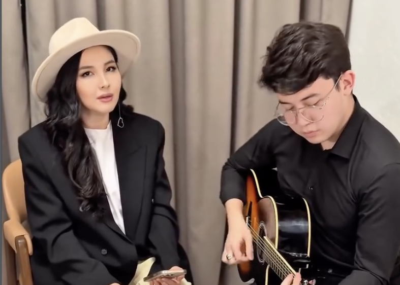 "Ешкімнің хақы жоқ қалай өмір сүруді үйретуге": Хиджабын шешіп тастаған Айдана Меденова күтпеген ел мәлімдеме жасады