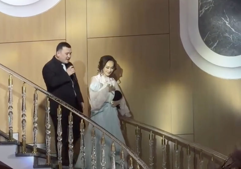 "Төр сенікі, төмендеуге хақың жоқ": Ләйлә Сұлтанқызы блогер Елдос Колобокты көптен күткен қуанышымен құттықтады