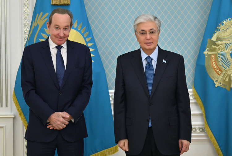 Мемлекет басшысы Air Astana компаниясының бас атқарушы директоры Питер Фостерді қабылдады