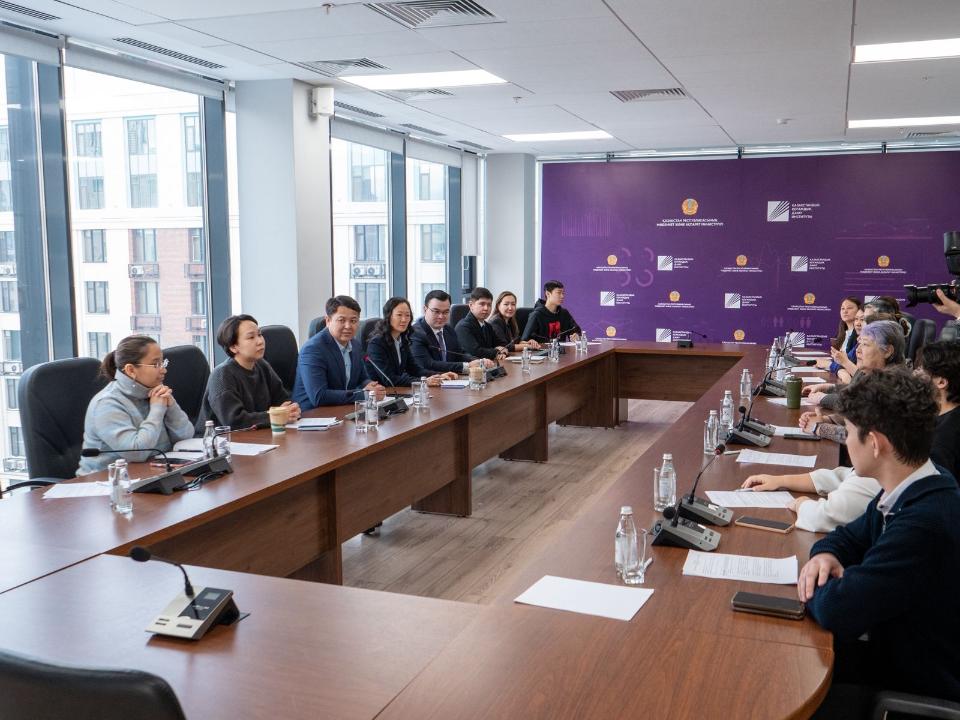 Ұлттық волонтерлік желі жаңа Конституция жобасын қолдады