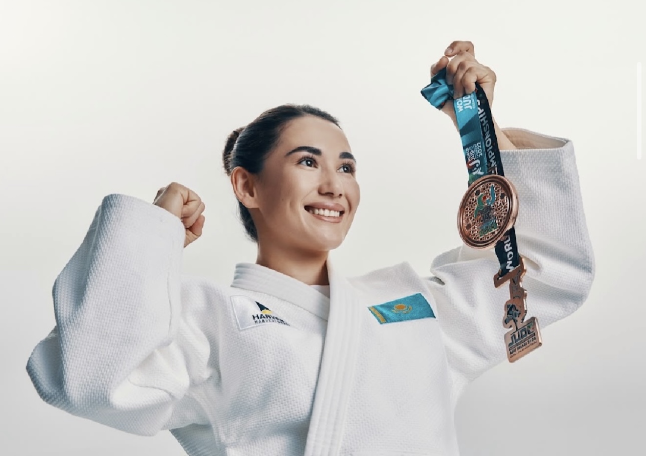 “Қорлауға емес, қолдауға шақырамын”: Әбиба  Әбужақынова жанкүйерлерге үндеу жасады