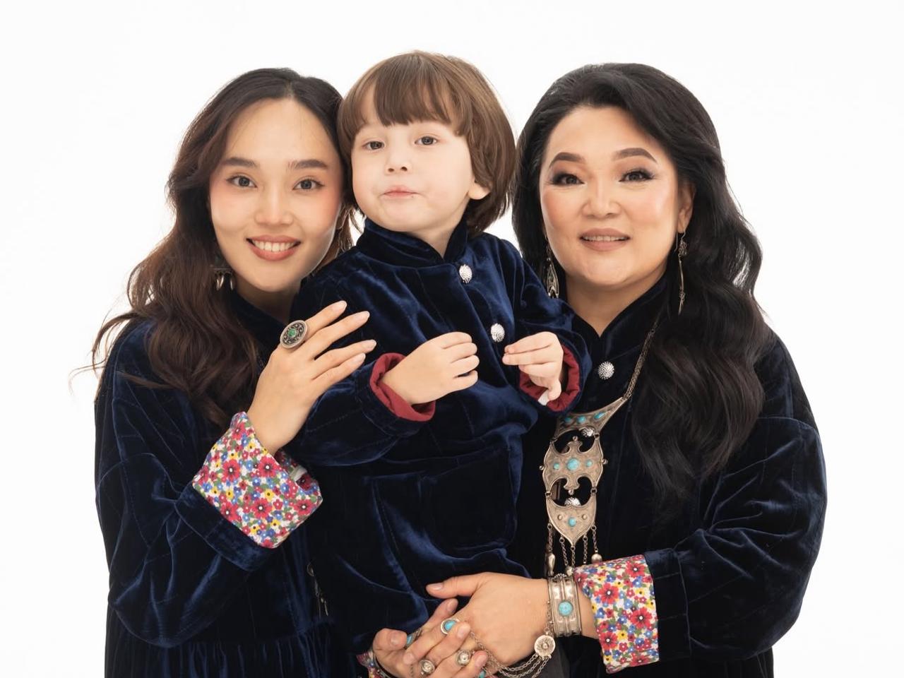 "Ұлыңды тәрбиеле, айналайын": Айжұлдыз Адайбекова желіде ерекше жазба жариялады