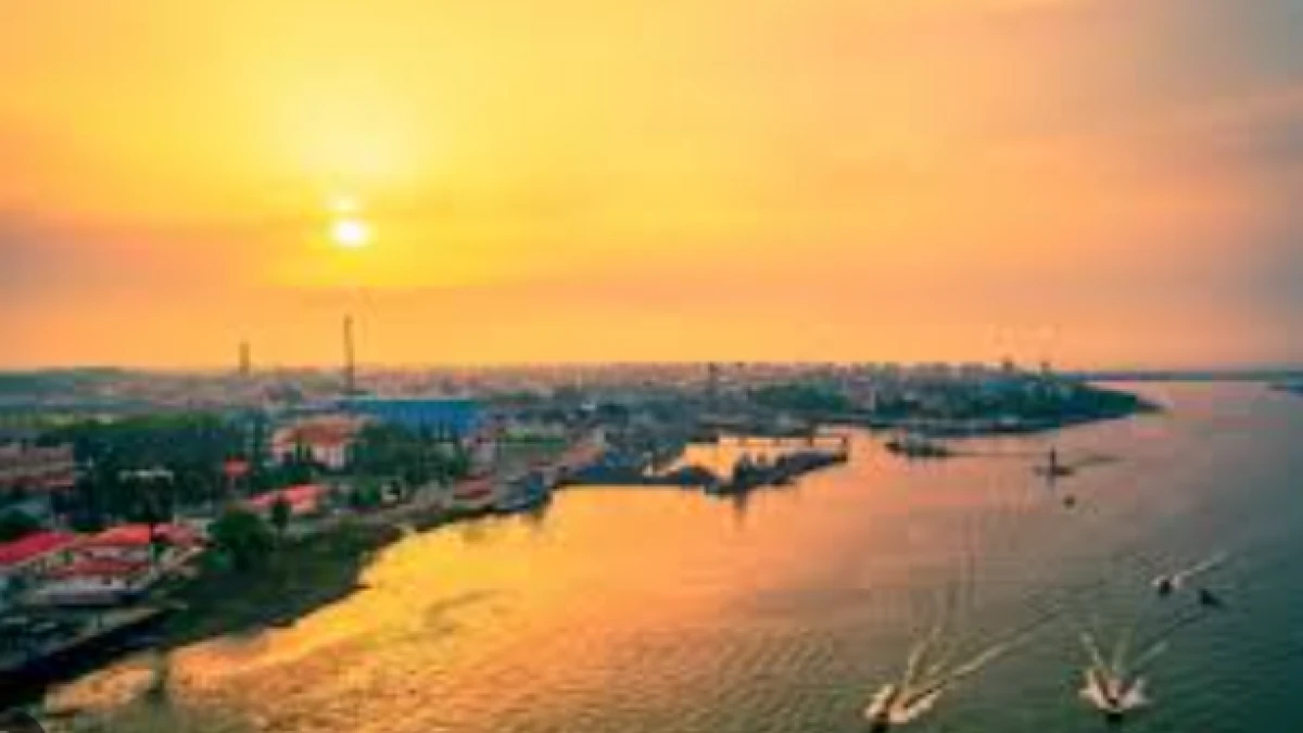 Израиль Каспий теңізі жағалауындағы Иранның ірі портына соққы жасады 