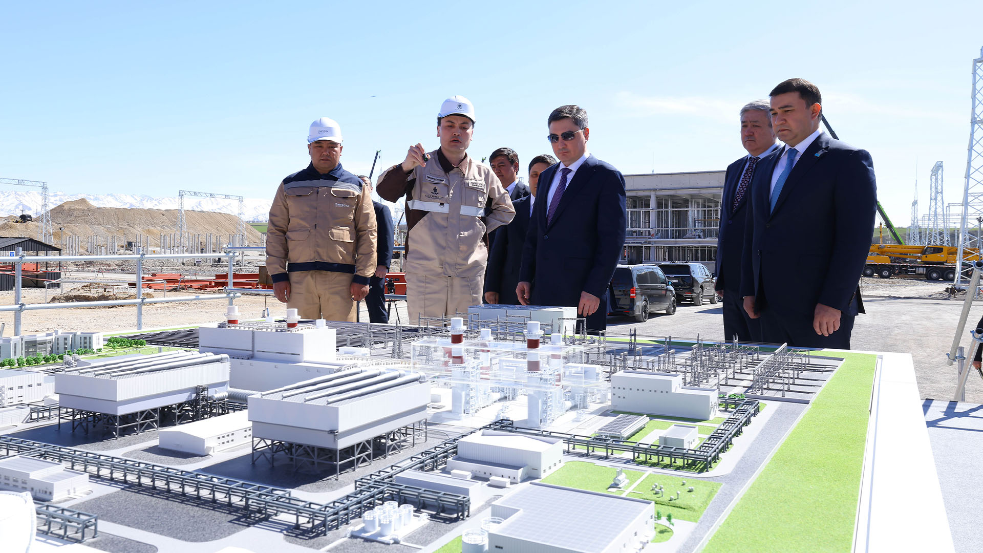 Олжас Бектенов Түркістан облысында электр стансасын салу жөніндегі Президент тапсырмасының жүзеге асырылу барысын тексерді