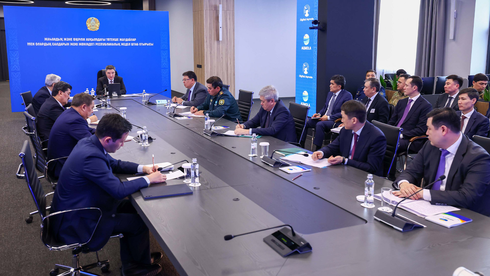 Су тасқынына дайындық: Олжас Бектенов Төтенше жағдайларды жою жөніндегі республикалық жедел штабтың отырысын өткізді