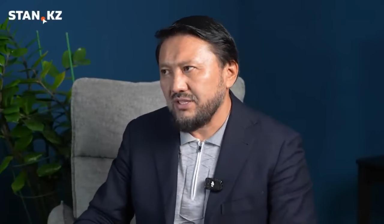 "Қазіргі әйелдерде өмір сүрудің 100 нұсқасы бар": Мұхамеджан Тазабек ерлерге үндеу жасады