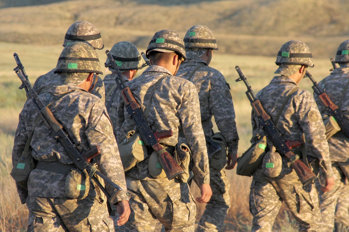 Мемлекет басшысы 2026 жылғы әскерге шақыру туралы Жарлыққа қол қойды