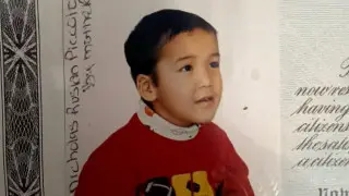 Америкалық отбасы асырап алған ер адам Қазақстандағы ата-анасын іздеп жүр