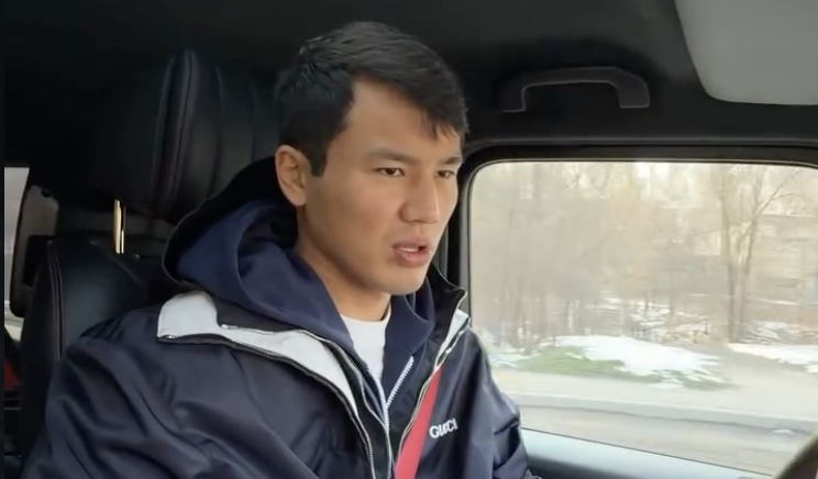 Қайтара алмайтынымды біліп тұрса да, ойланбай кредит алып берді - танымал актер туған інісіне су жаңа пәтер сыйлады