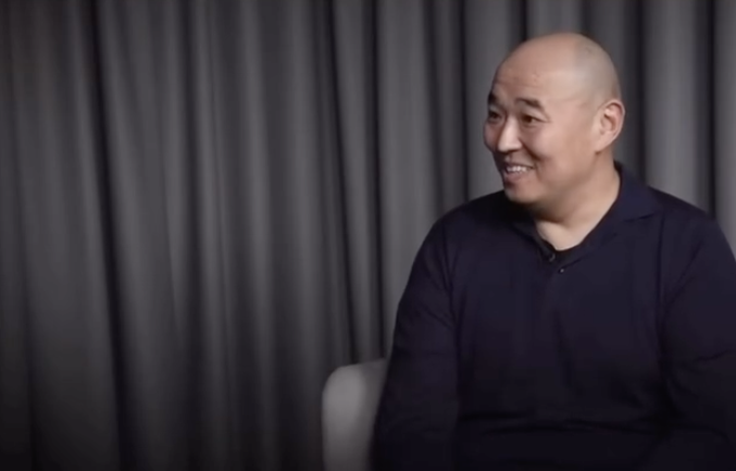 Бәрі мені сынға алды, қатты намыстандым - Ресейде туған Қанат Шарлапаев қазақ тілін дауына нүкте қойды