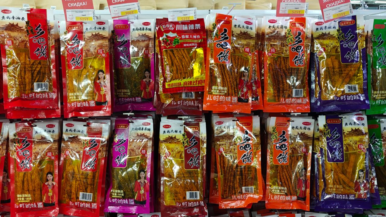 Құрамы белгісіз, еш ақпараты жоқ қытайдың тіскебасарлары нарықты жаулады: Балалар денсаулығына кім жауап береді? 