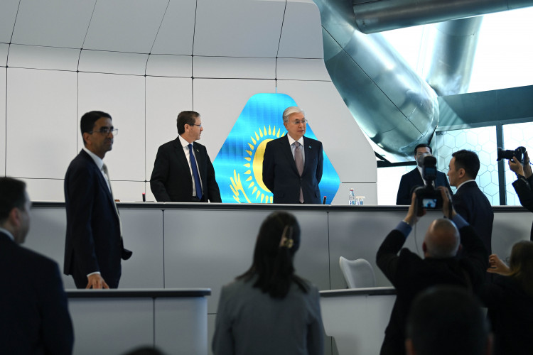 Қазақстан мен Израиль президенттері Alem.ai Халықаралық жасанды интеллект орталығына барды