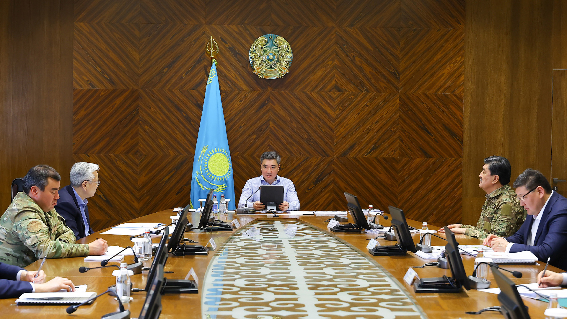 Олжас Бектенов Абай облысында Төтенше жағдайларды жою жөніндегі республикалық жедел штаб отырысын өткізді