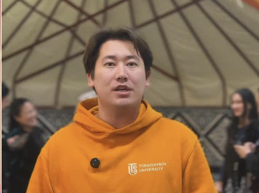 "Төбеміз көкке жеткендей қуанып жатырмыз": Блогер-ұстаз мұғалімдердің тестін алып тастаған Тоқаевқа алғыс айтты