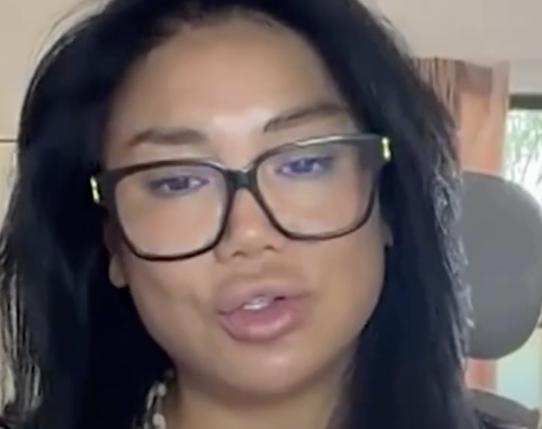 "Іштегі жарамды ешкімге айта алмадым": Шетелдегі қазақ қызы 17 жаста болған жантүршігерлік оқиғасымен бөлісті