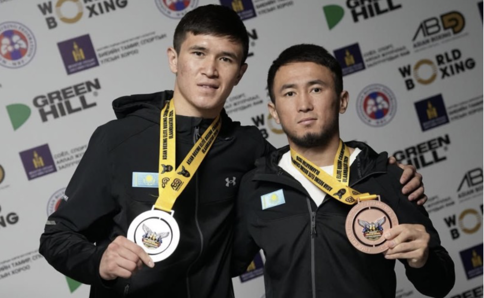 "Жеңісті алып алды": Айдар Шәрібаев Махмұд Сабырханның жеңілісі туралы