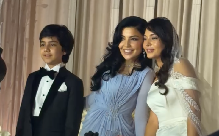 "Өзі келінінен жас": Әйгілі өзбек әншісі Шахзода келінді болды