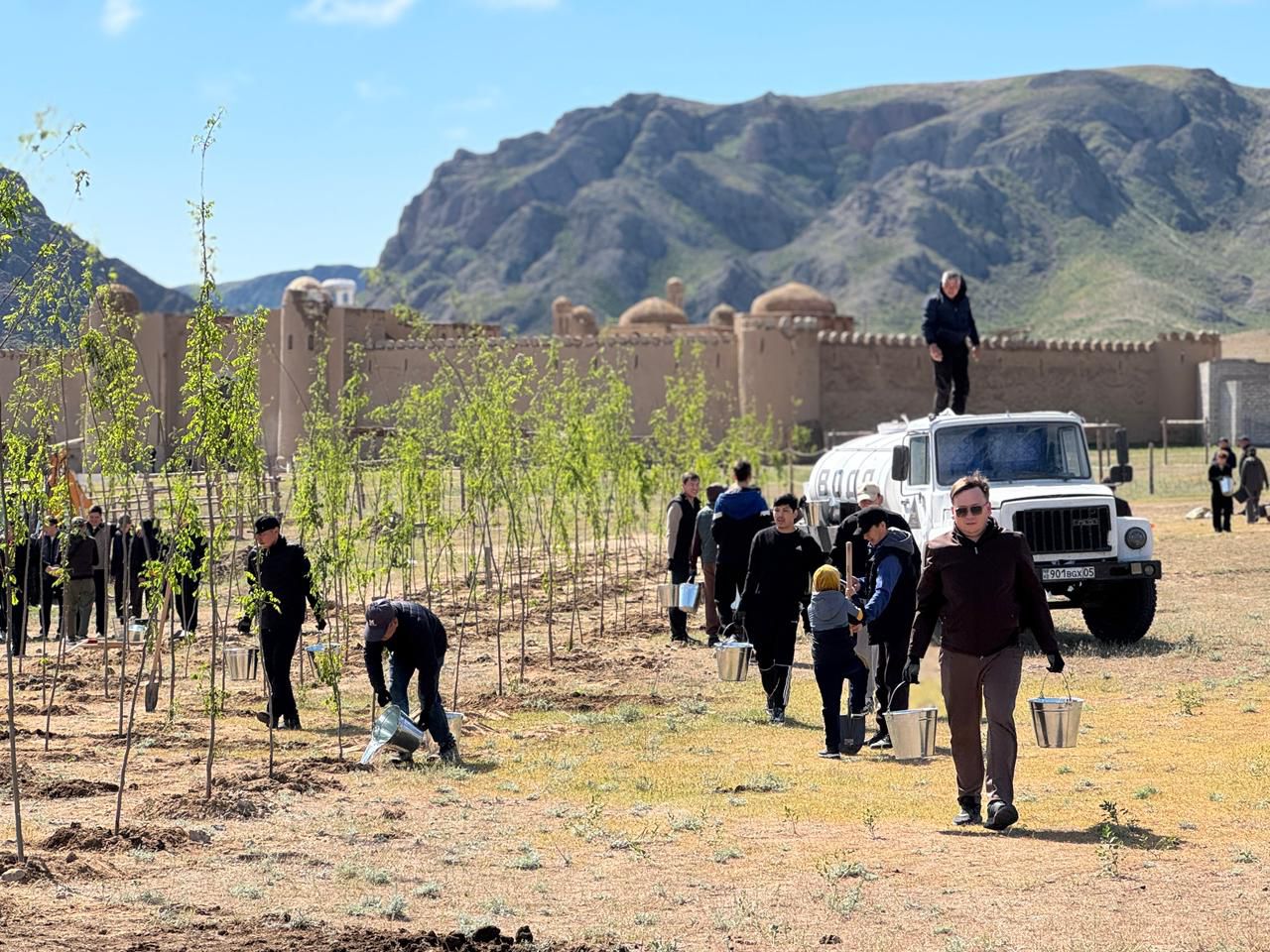 "Таза Қазақстан" шарасы аясында "Көшпенділер" қалашығы маңында сенбілік өтті