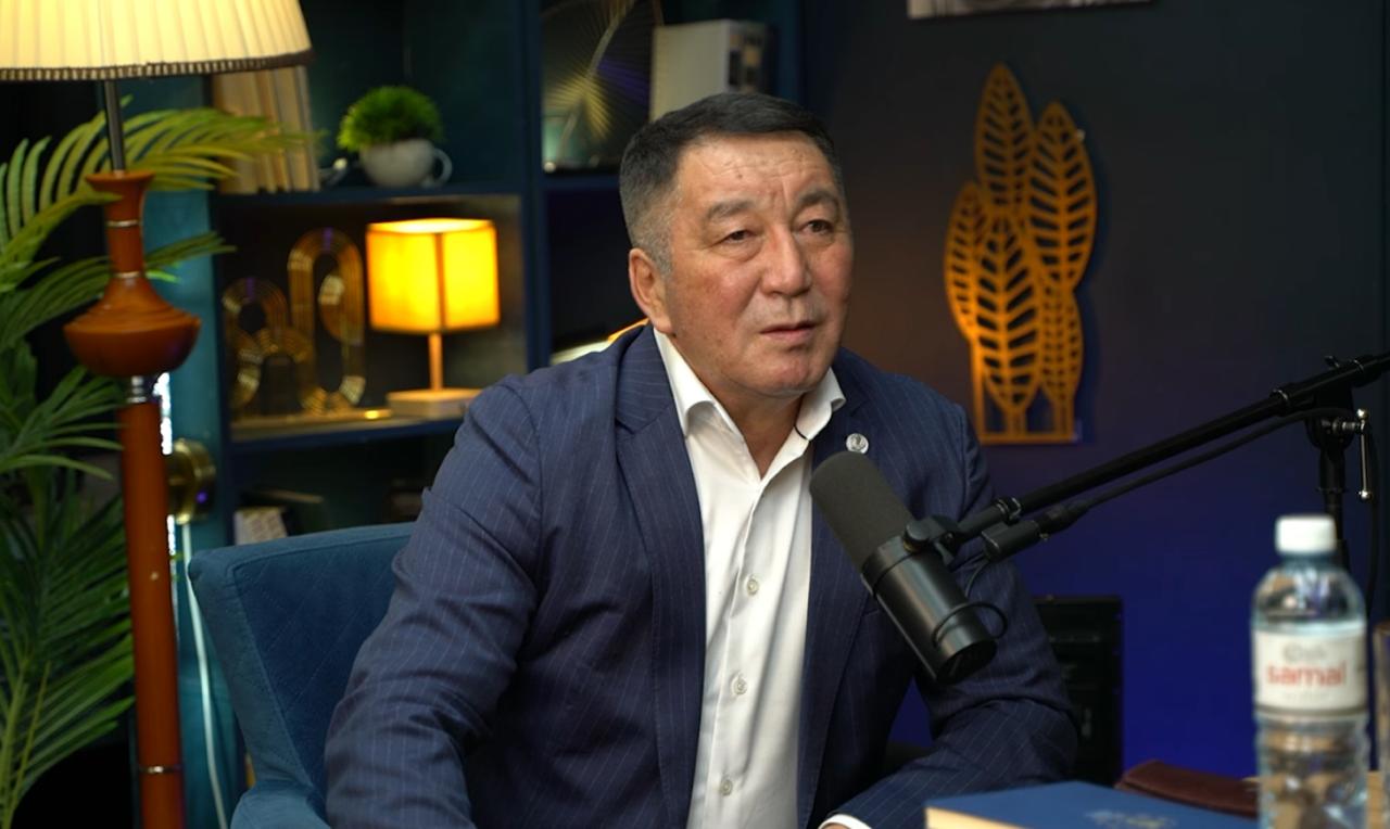 "Адам темір емес, шаршайды. Кішкене демалу керек еді": Қайрат Сәтжанов Азия чемпионатында жеңіліп қалған Төрехан Сабырхан туралы