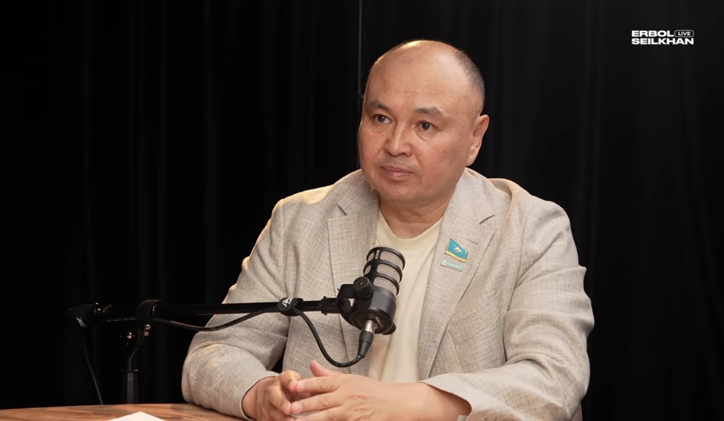 Мемлекетке қызмет ету сәнге айналып жатыр - депутат Ерлан Саиров