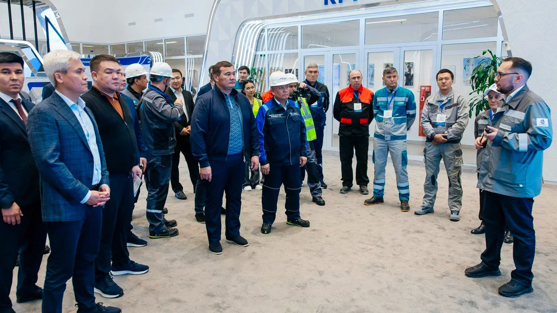 Нұрлыбек Нәлібаев Атырау облысындағы мұнай-газ және мұнай химиясы  жобаларының барысымен танысты