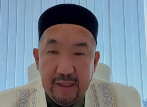 "Қайтқан адамның зиратына сурет қоюға бола ма": Нұрлан имам жауап берді