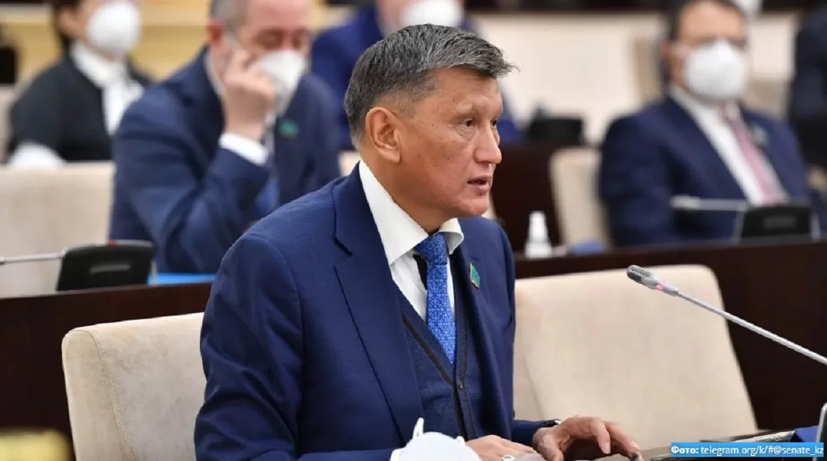 Әйел адамның ер адамға бірінші болып қол созуы - қазақ дәстүріне жат нәрсе - Нұртөре Жүсіп