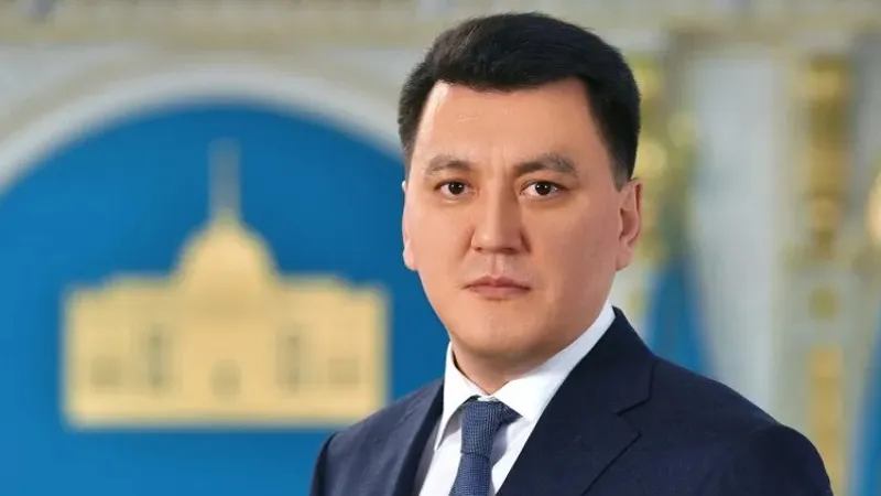 Ерлан Қарин: Конституциялық Соттың шешімі қазіргі лауазым иелерін автоматты түрде қайта тағайындамайды