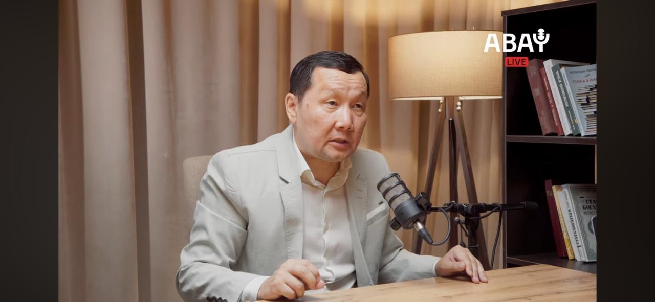 “Кәсіби мамандар бару керек”: Абзал Құспан Құрылтай сайлауы туралы