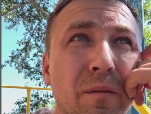 "Кейбір адамдарға жақсылық жасап керек емес": Ауылда өз ақшасына алаң салып, кейін оны салғаны үшін айыппұл арқалаған кәсіпкер жанайқайын жеткізді