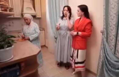 "Енесінен үлкен көрінеді": Айгүл Иманбаеваның жалғыз келіні сынның астында қалды