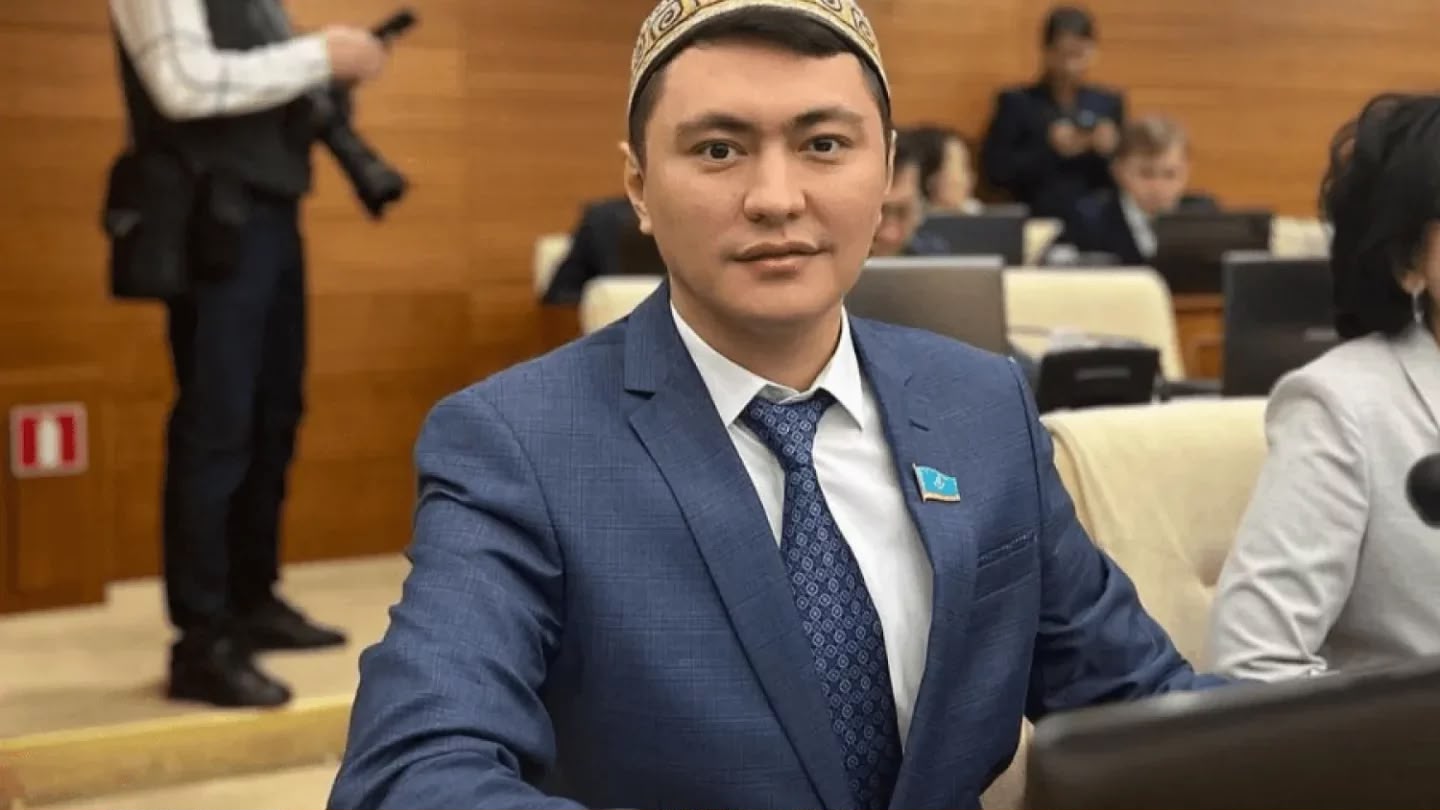 «Бір қазақ баласына демеу болғым келді»: Дәулет Мұқаев өзінен көмек сұраған адамнан көңілі қалғанын айтты