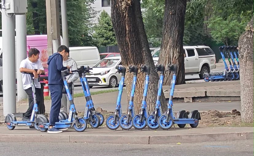Самокатпен қай жерде жүруге болады? 25 тамыздан бастап жаңа ережелер күшіне енді