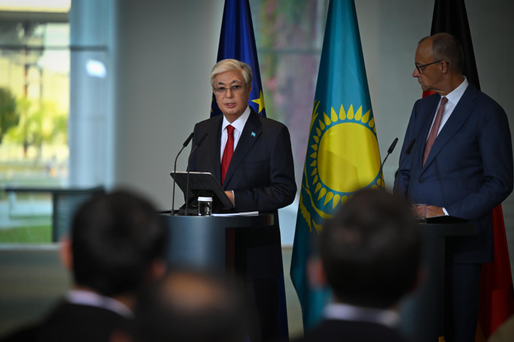“Уақытша тоқтату”: Тоқаев Қазақстанның Украинадағы соғысқа қатысты ұстанымын айтты 