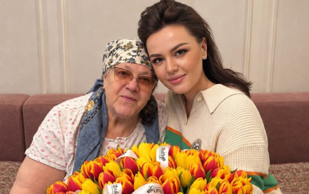 "Мәңгілік сағынышым": Тележүргізуші Анна Данченко марқұм анасына жазба арнап, елді жылатты