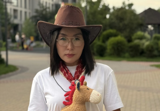 "Телефон беріп, балаңыздың балалық шағын ұрламаңыз": Дина Төлепберген көпке үндеу жасады